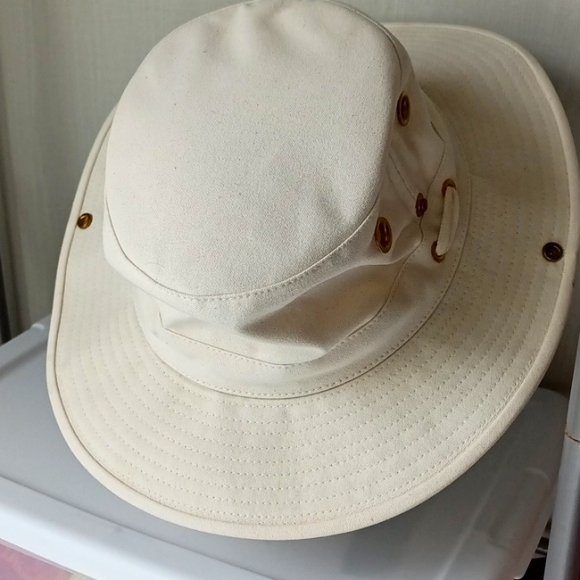 Outback Cotton Sun Khaki Hat by none other than Tilley Endurables - Picture 4 of 9